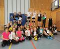 Bild: Elisabeth Lederer
Die Kinder sowie die Sportbeauftragte Susanne Gebhardt (rechts) hatten großen Spaß beim Turnier.