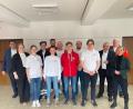 Bild: BRK Kreisverband Tirschenreuth/exb
BRK-Kreisgeschäftsführer Holger Schedl, Dozentin Melissa Wagner, Julia Kaiser, Lukas Gallasch, Christina Lehner, Benjamin Sertl, Andreas Wolf, Florian Müller, Karsten Friedrich, Karl Zahner, BRK-Ausbildungsleiter Richard Wagner, BRK-Kreisbereitschaftsleiter Christian Stahl und Michaela Treml (BRK Servicestelle Ehrenamt) beim Lehrgangsabschluss „Erwachsenengerechte Unterrichtsgestaltung“ des Kreisverbandes Tirschenreuth im BRK (von links).