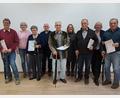 Bild: Sieglinde Weigl/exb
Die Geehrten des OGV Raigering-Aschach (von links): Richard Lengfelder, Schriftführerin Lydia Gleixner-Sächerl, Melanie Pongratz, Ignatz Binner, Reinhard Paulus, Kassiererin Evelyn Koberstein, Karl Donhauser, Vorsitzende Gerda Eiber und Herbert Meier.