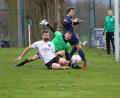 Bild: Dieter Jäschke
Der TSV Reuth und der SV Kulmain trennten sich am Sonntag 1:1. In dieser Szene hat der Kulmainer Nicolas Pusiak (blaues Trikot) gegen Torwart Lukas Koellner und David Kreinhöfner das Nachsehen.
