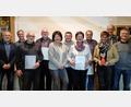 Bild: Sabine Krammer/exb
Nach der Ehrung zeigt das Bild (von links) Vorsitzenden Hubert Obermeier, Zweiten Bürgermeister Thomas Rohrwild, Stefan Munzert, Josef Bierler, Elisabeth Kiefer, Thomas Scharf, Rita Schatz, Josef Eules, Silvia Schönberger, Johann Lobinger und zweiten Vorsitzenden Richard Edenharter.