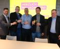 Bild: usc
Ein Prost auf 75 Jahre Amberger FDP (von links): Landtagsabgeordneter Christoph Skutella, Bezirksvorsitzender MdB Ulrich Lechte, Ambergs Vorsitzender Jens Rohn, MdB Nils Gründer und Oberbürgermeister Michael Cerny.