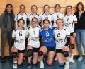 Bild: Büttner, Gerhard
Die Volleyballerinnen des TB Weiden haben ungeschlagen die Bezirksliga-Meisterschaft gewonnen. Stehend von links: Coach Monia Slama (Coach), Tina Renner, Leni Drechsel, Eva Soderer, Hannah Soderer, Sophie Breinbauer, Ursula Soderer (Mannschaftsverantwortliche. Knieend von links: Mila Mitrovic, Magdalena Zenger, Sarah Slama, Christina Rathgeber.