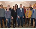 Bild: jr
Mit dieser Mannschaft geht der VdK Konnersreuth in die kommenden vier Jahre: (von links) Anton Lang, Sigrid Haberkorn, Klaus Kopp, Claudia Neumann, Pamela Zitterbart, Vorsitzender Lorenz Haberkorn, Andreas Lang, VdK-Kreisgeschäftsführer Thomas Döhler und Bürgermeister Max Bindl.