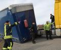 Bild: dob
Während der Fahrt löste sich plötzlich der Sattelzuganhänger aus dem Kupplungsbolzen. Der rumänische Fahrer hatte viel Glück im Unglück. Wenige Minuten zuvor verließ er die Autobahn A 6.