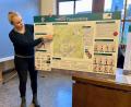 Bild: Eichl
Laura Frenzel stellte bereits im Oktober im Gemeinderat Flossenbürg Info-Tafeln vor, die an den verschiedenen Nordic-Walking-Strecken angebracht sind. Diesen Freitag, 31. März, wird das Nordic-Activ-Zentrum in der Gemeinde offiziell eröffnet.