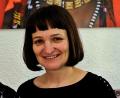 Bild: R. Kreuzer
Enikö Nagy (rechts) und Shadia Abdelmoneim führen bei der Vernissage durch die Ausstellung.