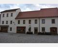 Bild: jr
Seit 2011 ist das Mitterteicher Mehrgenerationenhaus in diesem sanierten und barrierefrei umgebauten Altstadtgebäude am Kirchplatz untergebracht.