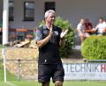 Archivbild: Hubert Ziegler
Riedens Trainer Josef Fleischmann und seine Mannschaft müssen am Samstag nicht nach Parsberg.