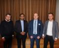 Bild: soj
Pfarrgemeinderatssprecher Sebastian Wolf (von links) und Pfarrer Anish George sprachen in der Pfarrversammlung aktuelle Probleme der katholischen Kirche an. Mit im Bild sind Kirchenpfleger Stefan Kausler und Bürgermeister Wolfgang Söllner.
