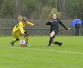 Bild: Hubert Ziegler
Miriam Geitner (rechts) vom TSV Theuern erzielt die 1:0-Führung für ihre Mannschaft. Torhüterin Lisa-Marie Motl (links) vom SC Amicitia München hatte keine Abwehrchance.