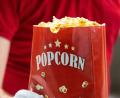 Bild: Robert Michael/dpa
Schulunterricht mal anders: Zurücklehnen und Popcorn genießen. Gut, so gemütlich geht es nun auch wieder nicht zu. Aber bei der Schulkinowoche wird Schülern mithilfe von Filmen und Dokumentationen Wissen vermittelt.