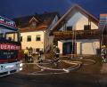 Bild: dob
Bei einem Kellerbrand in Reinhardsrieth wird das gesamte Gebäude in Mitleidenschaft gezogen. Mehrere Feuerwehren aus der Region sind im Einsatz.