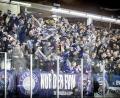 Bild: Tobias Neubert
Die Weidener Eishockey-Fans strömen derzeit zu den Spielen der Blue Devils in die Hans-Schröpf-Arena.
