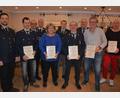 Bild: jr
Langjährige Mitglieder zeichnete die Feuerwehr Großensees aus. Im Bild (von links) Vorsitzender Matthias Härtl, Christian Haberkorn, Kommandant Thomas Lindner, Kreisbrandmeister Wolfgang Wedlich, Angelika Würner, Klaus Haberkorn, Wolfgang Haberkorn, Bürgermeister Johann Burger, Klaus Malzer und Michael Reichenberger.