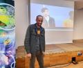 Bild: Christl Schemm/fph
Tazeze Fetene „Speedy“, ein Flüchtling aus Äthiopien, hat Rassismus am eigenen Leib erfahren. Im Egerland-Kulturhaus zeigte er zwei Videos zu diesem Thema und diskutierte mit den Besuchern.