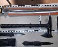 Bild: Bundespolizei/exb
Die Bundespolizei Waidhaus hat bei einem 21-Jährigen mehrere verbotene Waffen gefunden.