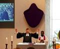 Bild: wec
Die beiden Geistlichen Alfredo Malikoski und Sagaiaraj Lourdusamy beim ersten gemeinsamen ökumenischen Sonntags-Gottesdienst in der von nun an gemeinsam genutzten Bruder-Konrad-Kirche in Ebermannsdorf.