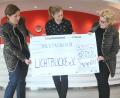 Bild: Gabi Schönberger
Freuen sich über den Erlös des Benefizkonzerts von "Singing Witt" im November als Spende an den Verein "Lichtblicke" (von links): Viola Vogelsang-Reichl, Maria Mönter und Stefanie Zühlke-Schmidt.