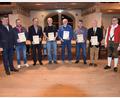 Bild: bö
Die Blaskapelle St. Ägidius ehrt treue Mitglieder (von links): Bürgermeister Peter Braun, Daniel Sandner, Karl Fochtner, Gerald Stauber, Günther Schmid, Ulrich Weigert, Anton Gehr und der scheidende Vorsitzende Richard Fischer.