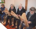 Bild: no
Ein Teil der Veehharfen-Gruppe in Aktion beim Passionssingen in Stifterslohe.