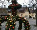 Bild: gri
Der Osterbrunnen am Kirchplatz in Wutschdorf wurde vom Obst- und Gartenbauverein freudenberg-Wutschdorf geschmückt.