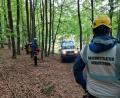 Archivbild: Alexander Renner/Bergwacht Amberg/exb
Mit ihrem geländegängigen Fahrzeug konnte die Bergwacht Amberg am Erzberg bis zu einem verunglückten Mountainbiker vorfahren, um sich um den Verletzten zu kümmern.