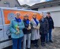 Bild: Hildegard Gallitzendörfer
Klara Rauch, Hildegard Gallitzendörfer, Margit Köpnik, zwei Mitarbeiter der Amberger Tafel.