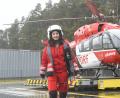 Bild: Gabi Schönberger
Am Boden und in der Luft: Anästhesistin und Notärztin Ilona Boccali ist mit vollem Einsatz dabei - als Oberärztin in Teilzeit.