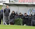 Archivbild: Hubert Ziegler
Gespannte Blicke auf den Mittwoch: Gebenbachs Trainer Kai Hempel (links) tritt mit seiner Mannschaft erneut gegen FC Eintracht Bamberg an.