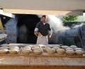 Bild: Freilandmuseum Oberpfalz
Museumsbäcker Roland Paulus backt im Freilandmuseum Oberpfalz regelmäßig Brot wie in früheren Zeiten.