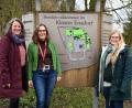 Bild:  Claudia Klinger/Kloster Ensdorf/exb
Anita Pedall und Gaby Vetter-Löffert (von links) übernehmen die Leitung der Umweltstation im Bildungshaus Kloster Ensdorf von Melanie Hahn (rechts).