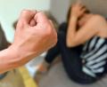 Symbolbild: Maurizio Gambarini/dpa
Wegen lauter Schreie wird die Polizei zu einem Mehrfamilienhaus in Marktredwitz gerufen. Die 23-jährige Bewohnerin ist allerdings nicht vor Ort. Sie wird später von einem Bekannten im Stadtpark gefunden. Ihr Freund soll ihr ins Gesicht geschlagen haben.