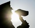 Symbolbild: Patrick Pleul/dpa
Die Polizei Kemnath kontrollierte mit dem Laser-Handmessgerät in Ebnath.