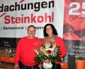 Bild: stg
Manfed Steinkohl ehrte Tanja Steinkohl als Mitarbeiterin der ersten Stunde.t.