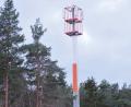 Bild: do
Der Speinsharter Funkmast vor dem dunklen Grün des Gemeindewaldes. 40 Meter hoch soll er demnächst in Betrieb gehen.