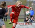 Bild: Hubert Ziegler
Anne Wagner (rechts) vom TSV Theuern kann in dieser Szene den Ball gegen Katrin Maier (links) vom TSV Schwaben Augsburg behaupten.