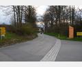 Bild: ak
Schwierig gestalten sich für einen Gehweg vom Gewerbegebiet nach Alt-Speichersdorf die Grundstücks- und Geländeverhältnisse an der Ortseinfahrt der Kemnather Straße nach Alt-Speichersdorf.