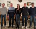Bild: gi
Clubmeister des Sportkegelclubs Tröbes 2022 sind bei den Damen Bianca Guttenberger-Morell und bei den Herren Johannes Bäumler. Dazu gratulieren Zweiter Bürgermeister Bernhard Rom (rechts) sowie Zweiter Vorsitzender Adolf Hammerl und Erster Vorsitzender Franz Feneis (von links).