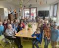 Bild: do
Mit sozialem Handeln voneinander lernen und die Distanz zu älteren Menschen abbauen: Ein Beweggrund, der die Kommunionkinder aus Speinshart und Trabitz mit den Seniorinnen und Senioren der Tageseinrichtung Arche in Grafenwöhr zusammenführt.