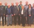 Bild: Schlosser/exb
Zahlreiche Mitglieder wurden bei der Versammlung des Schützengaus Nabburg geehrt. Das Bild zeigt (von rechts) Johann Dirrigl, Florian Friedl, Karin Ruhland, Eduard Delling, Inge Kraus, Josef Hanauer, Dietmar Pösl, Albert Sittl, Hans Eckl, Ulli Götz, Wolfgang Bauer und Hans Schlosser.
