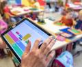 Symbolbild: Armin Weigel/dpa
Arbeiten mit dem Tablet soll im Klassenzimmer zum Alltag werden. Je nach Anwendung braucht es eine schnelle Internetleitung. Teilweise stoßen die Schulen in Weiden an Grenzen. Noch.