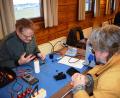 Archivbild: oe
Reparateure von ZEN in Ammerthal bei einem Repair-Café in Aktion. Diese beliebte Reihe wird auch während der Klimaschutzwochen im Landkreis Amberg-Sulzbach angeboten.