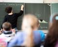 Symbolbild: Sebastian Gollnow/dpa
Trotz des Warnstreiks im ÖPNV konnte an den Grund- und Mittelschulen im Landkreis Schwandorf am Freitag Präsenzunterricht stattfinden.