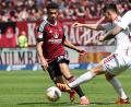Bild: Daniel Karmann/dpa
Der Nürnberger Nathaniel Brown (links) kämpft mit Shinta Appelkamp von Fortuna Düsseldorf um den Ball.