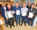 Bild: whü
Sie gehören zu den treuesten und engagiertesten Mitgliedern der Kameradschaft: Roland Betzl, Michael Hartmann, Bernhard Stahl, Heribert Ziegler und Franz Kohl (vorne von rechts). Es gratulierten Zweiter Bürgermeister Rudi Heier, Kreisvorsitzender Thomas Semba und Stellvertretender Vorsitzender Andreas Hummer (hinten von links).