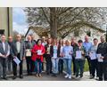Bild: Schützengesellschaft Hackelstein Fuchsmühl/exb
Ehrungen bei den Hackelstein-Schützen: Von links Arno Sattler, Klaus Bauer, Wieland Wunderlich, René Bauer, Michael Preisinger, Anni Koller, Hermann Stock, Kristin Schraml, Nina Sandner, Miriam Sandner, Kerstin Schraml, Wolfgang Braun, Claudia Wunderlich, Markus Weiß, Jeanette Rasp, Andreas Popp.