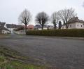Bild: szl
Der Friedhofsparkplatz in Bärnau soll samt des Zufahrtsweges neu gestaltet und ausgebaut werden. Die Pläne sagten den Stadträten zu, nur wünschen sie sich mehr Stellflächen für Autos.