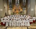 Bild: Haubelt/exb
Die Erstkommunionkinder der Pfarrei Nabburg zusammen mit Pfarrer Hannes Lorenz nach dem Gottesdienst.