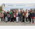 Bild: frd
Die Klasse 9c-M der Doktor-Eisenbarth-Mittelschule Oberviechtach informiert sich mit Lehrerin Susanne Köppl-Rötzer (rechts) bei Redakteurin Gertraud Portner (links) in der Lokalredaktion von Oberpfalz-Medien.